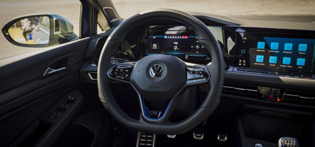 Volkswagen Golf (Mk7) Interior Layout & Technology | Top Gear